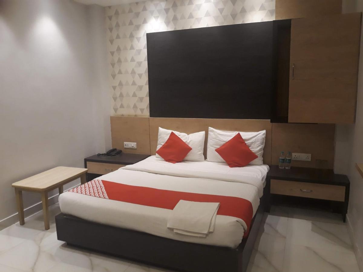 Hotel Megha Inn Лакхнау Екстер'єр фото